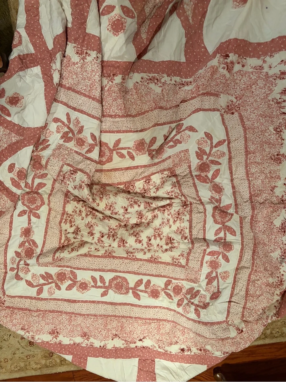 Vintage Rose Print Quilt - roughly 96